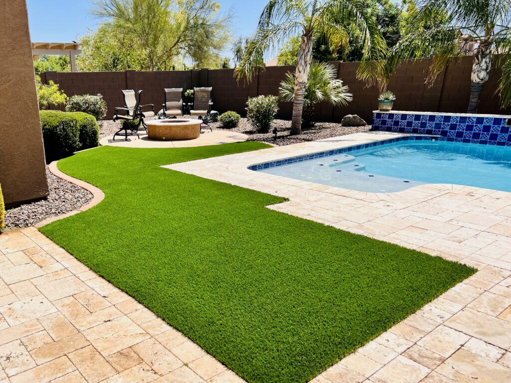 backyard-artificial-grass-pool-1